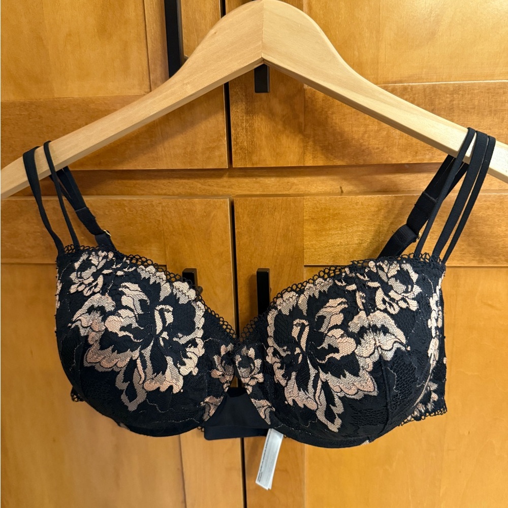 Soma Elegant Black and Cream Lace Bra Like New 36D